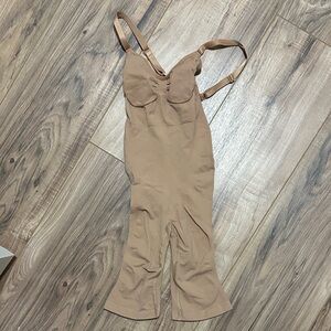 Tan Skims Sleeveless shape-wear